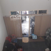 Tôi Cần Bán Gấp Nhà Q9 Giáp Q2. Diện Tích: 64M2, 1.5 Tấm. Khu An Ninh, Đi Đâu Cũng Tiện. Gía Bán 4.98 Tỷ