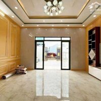 Nhà hẻm xe hơi đẹp dt 156m2 1 lầu 3pn 2wc Đức Hòa Hạ, Đức Hòa, Long An giá 2,8 tỷ