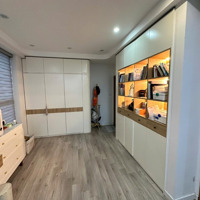 Chỉ 3 Tỷ Sở Hữu Căn Hộ 2 Ngủ, Ban Công Đông Nam, Nhận Nhà Ở Ngay, View Vinhome, Long Biên