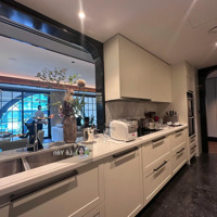 Bán Nhanh Siêu Phẩm Căn Góc The Grand Hà Nội - Hàng Bài, 140M2 2 Ngủ Giá Chỉ 80 Tỷ. Liên Hệ: 0945894297