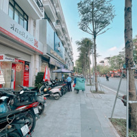Bán Nhà Mặt Phố Tây Hồ, Đường Rộng Máy Bay Tránh