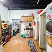 Hoàng Diệu - Quận 4 Khu Vực Buôn Bán . Sầm Uất .