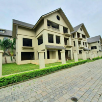 Gọi Là Mua Được: 400M2 Trục Chính Kđt, Đông Nam. Bán Nhanh, Bán Gấp. Lh Hoàng Đạo 098.299.6565
