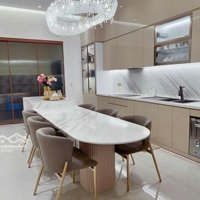 Bán Nhà Mới,Đẹp Full Nội Thất Có Thang Máy Mặt Tiền Đường 37 Tân Quy 4X20M Trung Tâm Quận 7