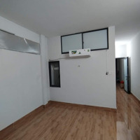 Phòng 30M2 Mới Xây Ngay Chợ Hoàng Hoa Thám P. 12 Quận Tân Bình