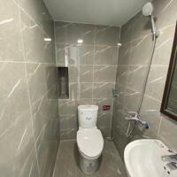 Chính chủ cho thuê phòng mới rộng 40m2 ban công rộng khu VIP Út Tịch Tân Bình chỉ 5 triệu 600k.