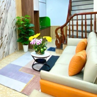 Bán Nhà Phố Nguyễn Khoái - Quận Hoàng Mai - Ô Tô Đỗ Cửa - 32M2 X 5 Tầng, 3.6 Tỷ