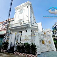 Thật Bất Ngờ Nhà Phố Góc 2 Mặt Tiền Xe Hơi Để Trong Nhà Đường Huỳnh Tấn Phát - Giá Bán 7.9 Tỷ, 9X11M