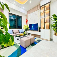 Bán Nhà Tập Thể Thành Công, Nguyên Hồng, Ba Đình, 2 Ngủ Riêng Biệt, 3 Thoáng, Ô Tô Tránh Trước Nhà