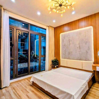 Bán Nhà Tập Thể Thành Công, Nguyên Hồng, Ba Đình, 2 Ngủ Riêng Biệt, 3 Thoáng, Ô Tô Tránh Trước Nhà