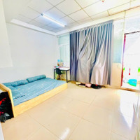 Căn Hộ Giá Rẻ Q5 Full Nội Thất Thang Máy View Bờ Kè Cực Chill Trống Sẵn Ở Liền Được Sát Q1, Q4, Q8