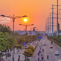 Bán Nhàhẽm Xe Hơithông Thoáng Ngay Phạm Văn Đồng.dt 5X20M. 3 Tầng Kiên Cố. Nhỉnh 8 Tỷ.