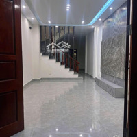 Chính Chủ Cần Bán Gấp Nhà 3 Tầng Dân Xây Kiên Cố, Nội Thất Mới Đẹp, Phong Cách Hiện Đại