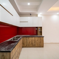 Giáp Quận 10, Ngang 4M Dài 15M, Đúc 3 Tầng, 3 Phòng Ngủ Trung Tâm Tân Bình - Cmt8, Giá Bán 8,6 Tỷ