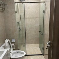 Cho thuê căn không đồ 2 ngủ có tủ bếp Hoàng Huy Commerce giá 6 triệu.
