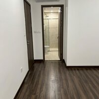 Cho thuê căn không đồ 2 ngủ có tủ bếp Hoàng Huy Commerce giá 6 triệu.