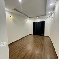 Cho Thuê Nhà Nguyên Căn Tại Phố Trạm - 3 Phòng Ngủ- Đầy Đủ Nội Thất - Nhà Mới Kính Koong - Gần Trường Chợ