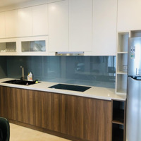 Cho Thuê Căn Hộ Chung Cư Cầu Giấy Center Point - 110 Cầu Giấy, 1N, 56M, Giá Bán 14 Triệu. Liên Hệ: 082.621.8668