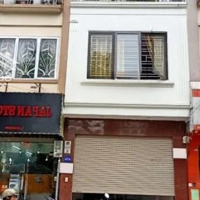 Nhà Mặt Phố Nguyễn Ngọc Vũ, Địa Điểm Kinh Doanh Sầm Uất Nhất Phố, Diện Tích: 200M2,Mt 10M, Giá Thuê Chỉ 50 Triệu