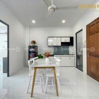 Căn Hộ 2 Phòng Ngủ Rộng 70m2 Ban Công ngay Vòng Xoay Lăng Cha Cả quận Tân Bình
