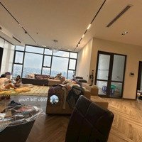 Bán Căn Penthouse Duplex 230M Tại Mipec Long Biên, Với View Sông Hồng Tuyệt Đẹp.