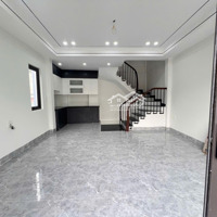 1 Căn Duy Nhất Phố Kẻ Tạnh Giang Biên 30M2 5T Giá Chỉ Hơn 4 Tỷ.
