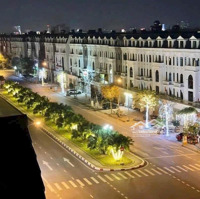 Lô Siêu Vip Thẳng Tiếntrung Tâm Thương Mạitoà 18 Tầngdiện Tích90M2 Hạ Tầng Cực Đẹp