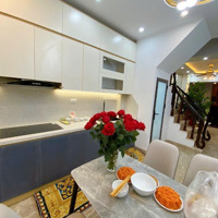 Bán Nhà Khu Vực Hai Bà Trưng Gần Mặt Phố Full Nội Thất