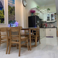 Nhà Dân Xây Tâm Huyết - 2 Mặt Thoáng - Mặt Tiền Hoành Tráng - Nhiều Cửa Sổ Thoáng Sáng