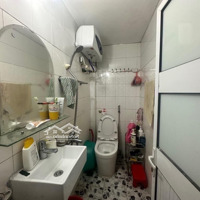Hiếm Nguyễn Văn Cừ - Nhà Dân Xây - 3 Ngủ - Gần Ô Tô