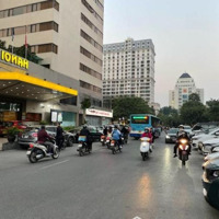 Cho Thuê Nhà Mặt Phố Trần Huy Liệu. Diện Tích: 200M2X2 Tầng. Mt: 10-20M ( Lô Góc )