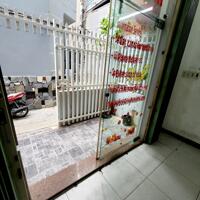 Bán nhà 3 tầng 42m2 ngang 7 mét đường Hùng Vương Nha Trang