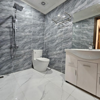 Gia Đình Chuyển Nơi Ở Cần Bán Căn Hộ 95M2 Tòa Nhà Ct45 Dương Đình Nghệ