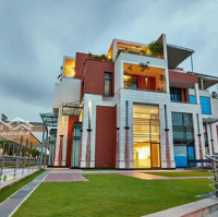 Cần Tiền Bán Nhanh Bt Galeria- 343M2 - Xây Dựng 882.4M2- Có Thang Máy- Gía 40 Tỷ- Liên Hệ: 0932.991.240