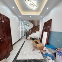 Nhà Mới Gần Cầu Vĩnh Tuy, Time City, Giá Nhỉnh 5 Tỷ Full Nội Thất, Gần Đuờng Lớn, 30M Oto Tránh Đỗ
