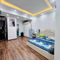 Bán Gấp Căn Nhà Ngõ 1194 Đường Láng,Diện Tích40M2, 5 Tầng,Mặt Tiền4M, 8,5 Tỷ Có Thương Lượng