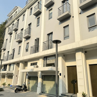 Tôi Cần Bán Căn 75M2 Mặt Công Viên Trung Tâm The Manor, Hướng Đông Nam, Có Thang Máy