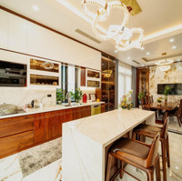 Vua Mặt Phố - Bán Nhà Mặt Phố Hai Bà Trưng 28 Tỷ, 20M X 4,5Tầng