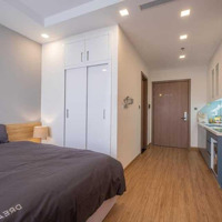 Chính Chủ Bán Gấp: Căn Studio View Hồ Vinhomes Green Bay Mễ Trì, Giá Sốc 1 Tỷ 120