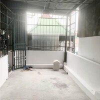 Cho thuê nhà ngõ 572 Bạch Đằng, 3 tầng, 30m2, 2 ngủ, 3 WC, 8 Triệu, 10m ra ô tô