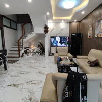 Hơn 8 Đồng. Nhà Mới 95%. 45M2X5 Tầng,Mặt Tiền6M. 2 Mặt Thoáng, Cạnh Hồ, Sau Ra Mặt Đường