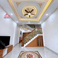 Ngộp, bán nhà 2 lầu, mặt tiền kinh doanh gần B5 Tân Hiệp chỉ 5,6 tỷ