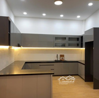 "Biệt Thự Mini" Hơn 7.X T, Trung Tâm Phước Long B, Ngay Tiểu Học Võ Văn Hát, Còn Tl