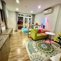 Chính Chủ Cho Thuê Chdv 1Pn+Tách Bếp Ban Công Full Nt Cao Cấp Giáp Quận 1. Thang Máy- View Sịn