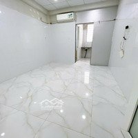 Phòng Tách Bếp Thoáng Mát Ngay Đường Hoàng Diệu 2