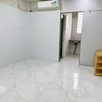 Phòng Tách Bếp Thoáng Mát Ngay Đường Hoàng Diệu 2