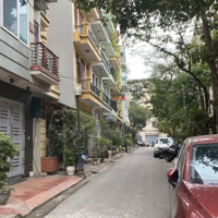 Chính Chủ: Nguyễn Văn Huyên, Dịch Vọng, Cầu Giấy 82M2, Gara Ôtô, Ôtô Tránh Đỗ, Ở Vip, Kinh Doanh Vp