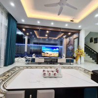 Năm Mới Chủ Cần Bán Nhanh Căn Biệt Thự Ven Biển Giá Chỉ Hơn 11 Tỷ