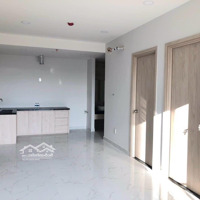 Cho Thuê Căn Hộ 2 Phòng Ngủ Có Rèm, Tầng Thấp, View Vincom Thoáng Mát, Giá Tốt 5 Triệu/Tháng