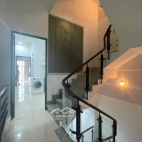 Bán Chdv Lê Văn Sỹ, Q3, 8 Phòng 8 Wc 70M2, 5 Tầng,Hẽm Xe Hơichỉ 10.6 Tỷ